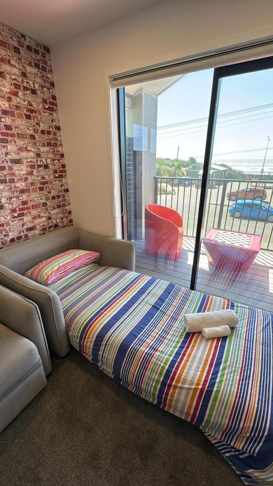 Okioki - Seaside Escape Apartment Christchurch Bagian luar foto